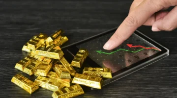 تراجع الأسعار عالمياً.. لماذا فقد الذهب بريقه أمام الصعود القوي للدولار؟